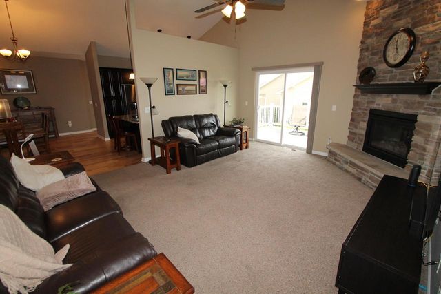 282 Settlement DRIVE, Burlington, WI 53105