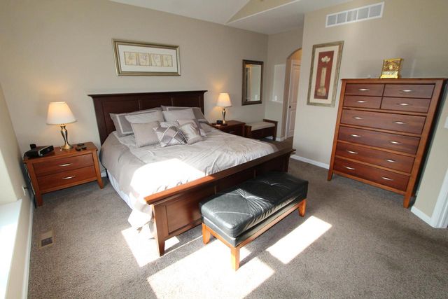 282 Settlement DRIVE, Burlington, WI 53105