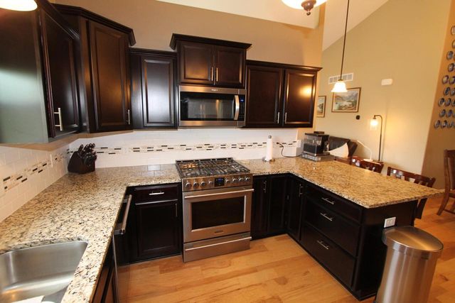 282 Settlement DRIVE, Burlington, WI 53105