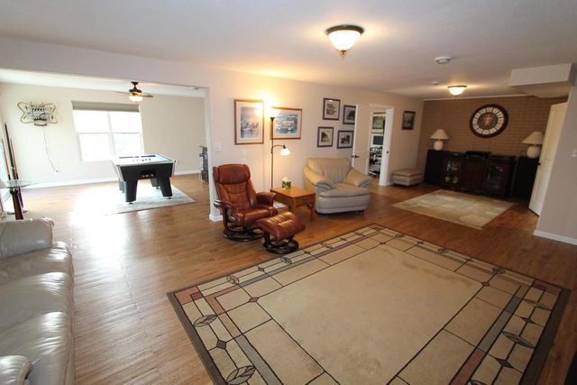 282 Settlement DRIVE, Burlington, WI 53105