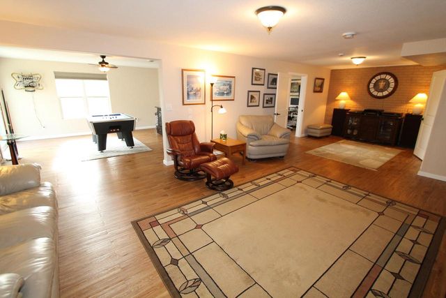 282 Settlement DRIVE, Burlington, WI 53105