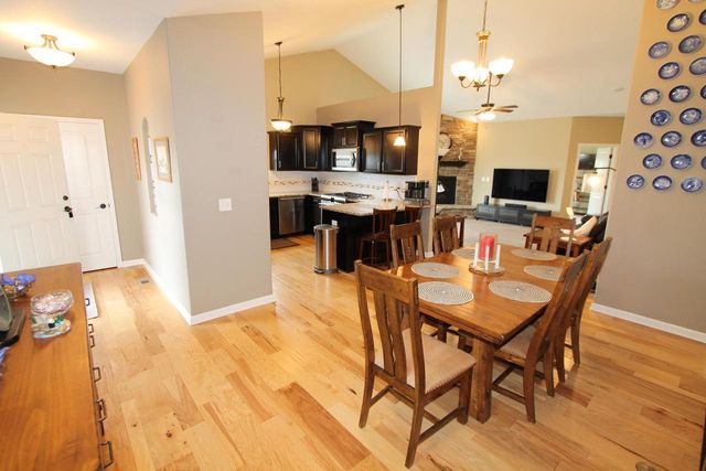 282 Settlement DRIVE, Burlington, WI 53105
