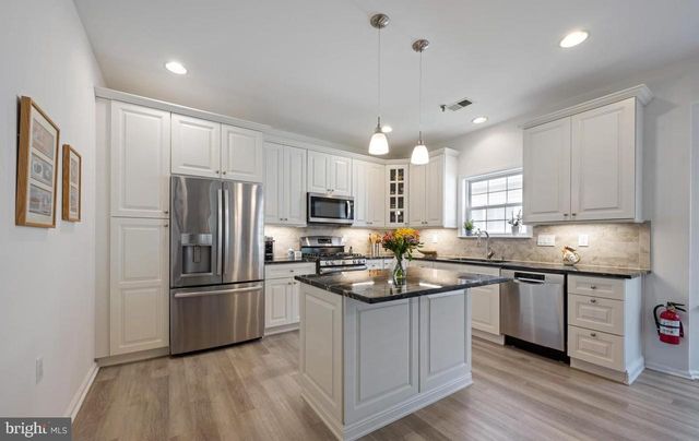 109 RAINFLOWER LN, West Windsor, NJ 08550