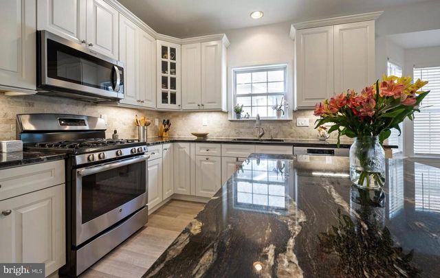 109 RAINFLOWER LN, West Windsor, NJ 08550