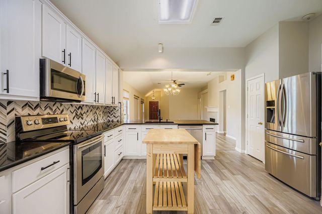 5452 Buckskin Drive, The Colony, TX 75056