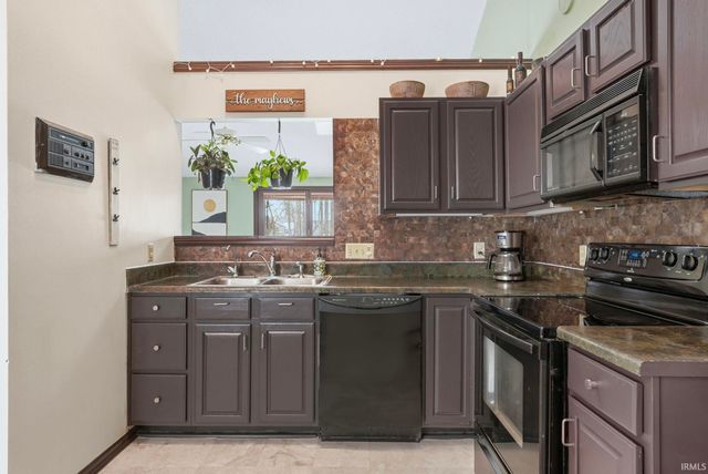 9512 Robin Meadow Place, Fort Wayne, IN 46835