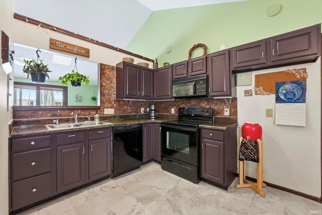 9512 Robin Meadow Place, Fort Wayne, IN 46835