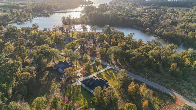 800 Stone Chimney Rd, Bullard, TX 75757