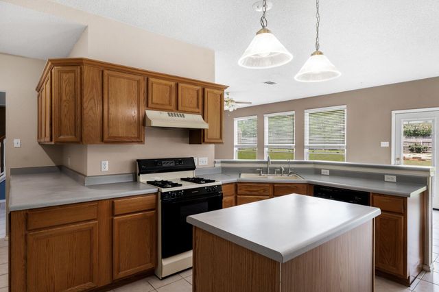 705 Princeton DR, Pflugerville, TX 78660