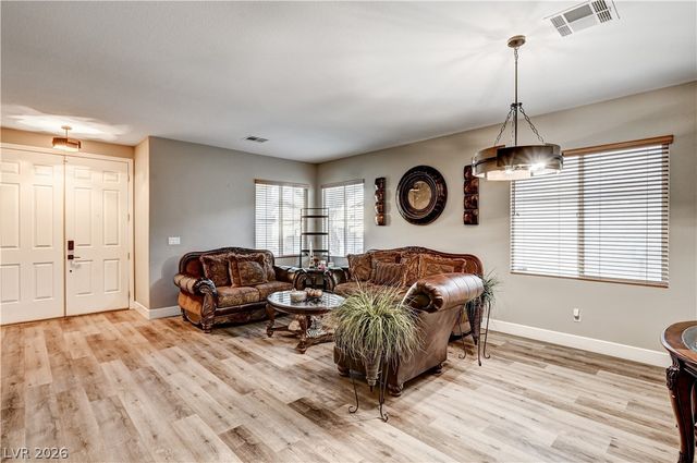 7821 Red Leaf Drive, Las Vegas, NV 89131