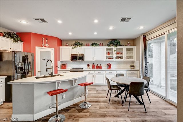 7821 Red Leaf Drive, Las Vegas, NV 89131