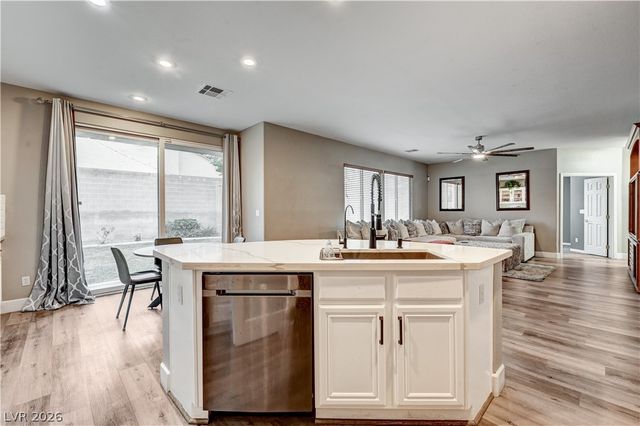 7821 Red Leaf Drive, Las Vegas, NV 89131