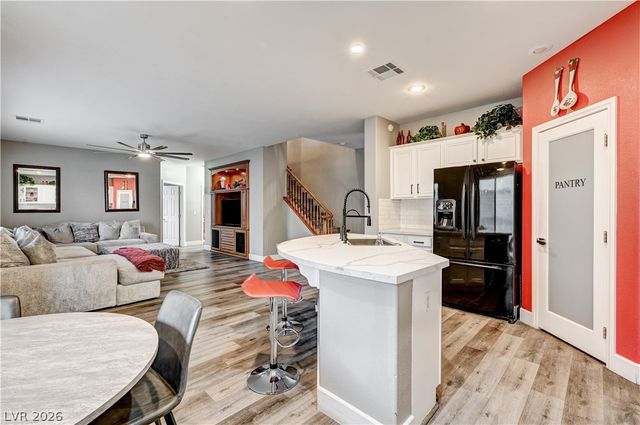 7821 Red Leaf Drive, Las Vegas, NV 89131