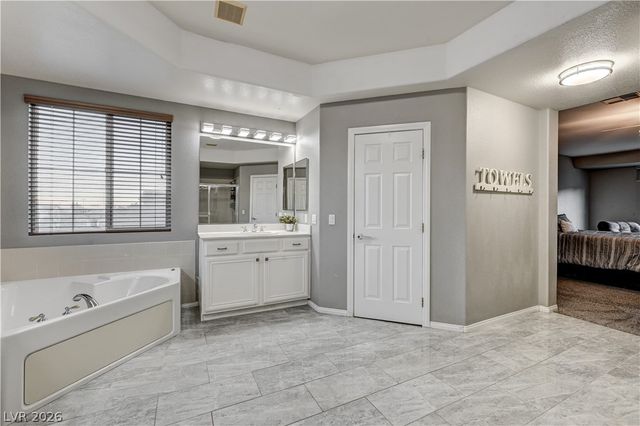 7821 Red Leaf Drive, Las Vegas, NV 89131