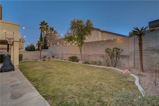 7821 Red Leaf Drive, Las Vegas, NV 89131