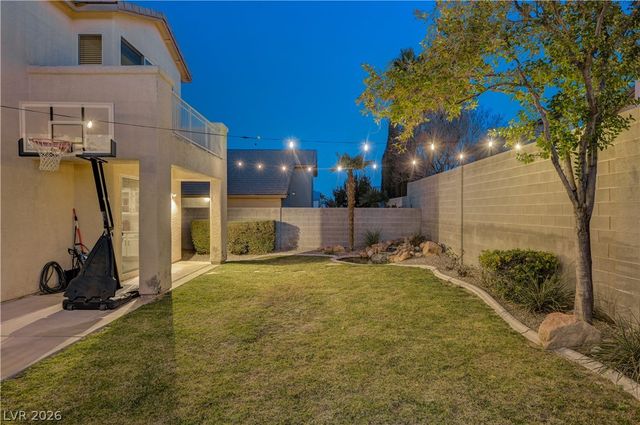 7821 Red Leaf Drive, Las Vegas, NV 89131