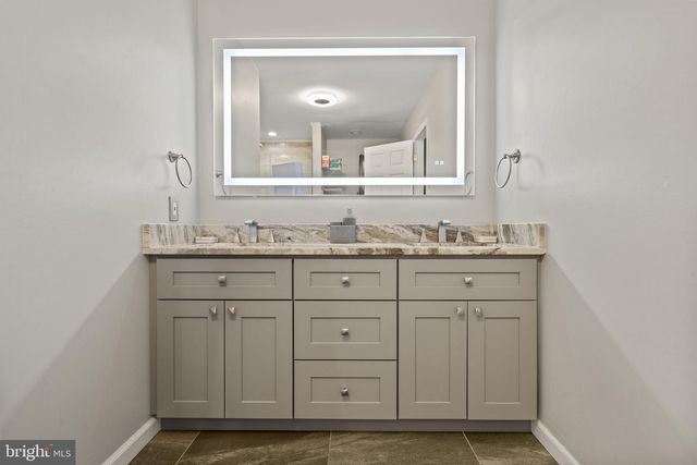 205 FRANKLIN AVE, Berlin, NJ 08009