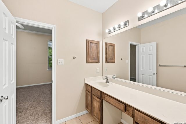14 DUNTHORTE LN, San Antonio, TX 78250