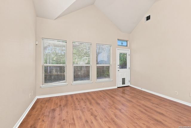 14 DUNTHORTE LN, San Antonio, TX 78250
