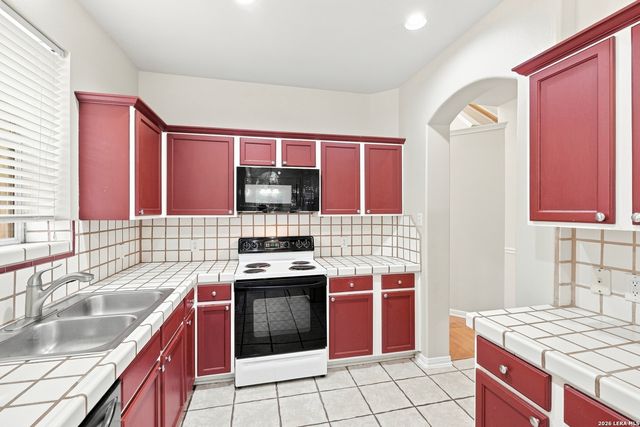 14 DUNTHORTE LN, San Antonio, TX 78250