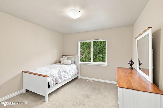 6047 E Sun Crest Drive, Wasilla, AK 99654