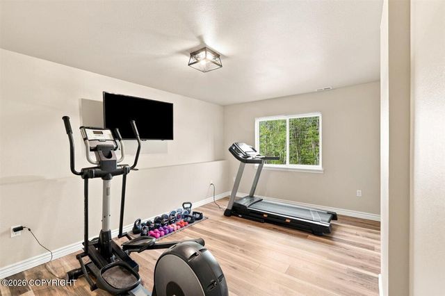 6047 E Sun Crest Drive, Wasilla, AK 99654
