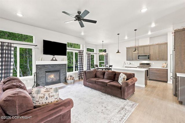 6047 E Sun Crest Drive, Wasilla, AK 99654