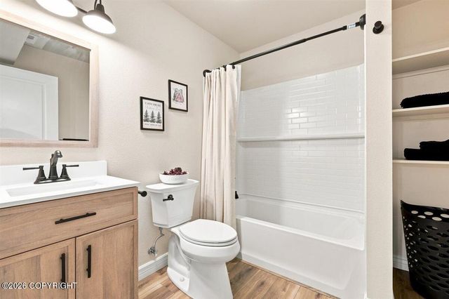 6047 E Sun Crest Drive, Wasilla, AK 99654