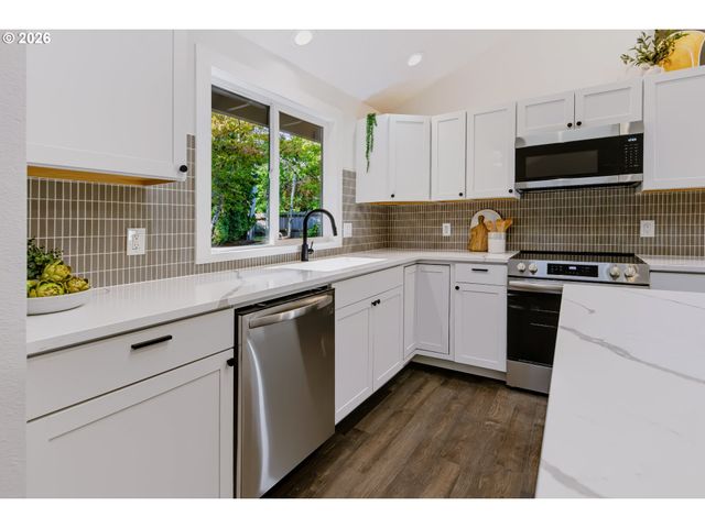 13910 Sw RAWHIDE Ct, Beaverton, OR 97008