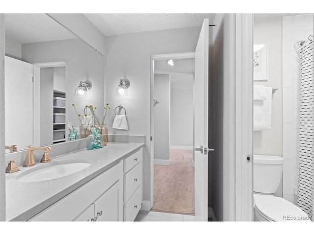 2895 S Locust St, Denver, CO 80222