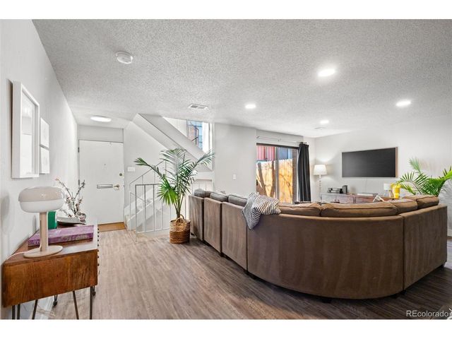 2895 S Locust St, Denver, CO 80222