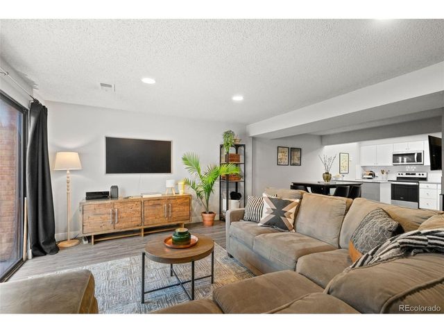 2895 S Locust St, Denver, CO 80222