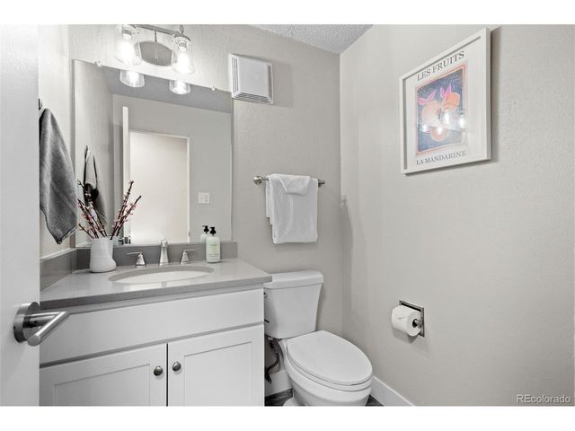 2895 S Locust St, Denver, CO 80222