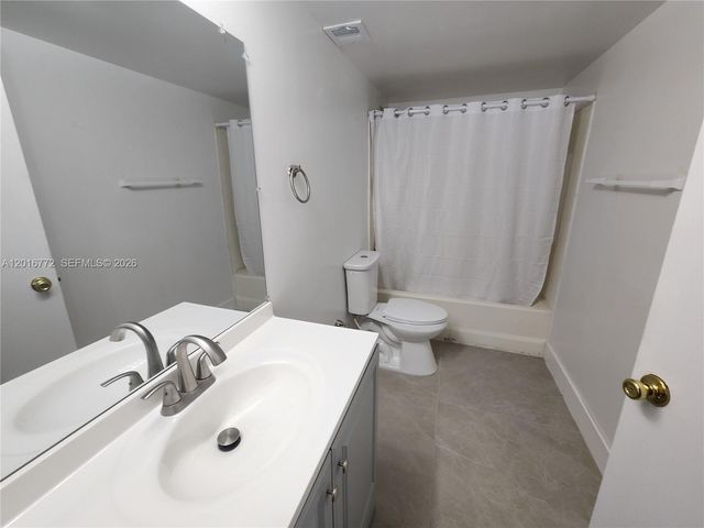 6065 NW 186th St 208, Hialeah, FL 33015