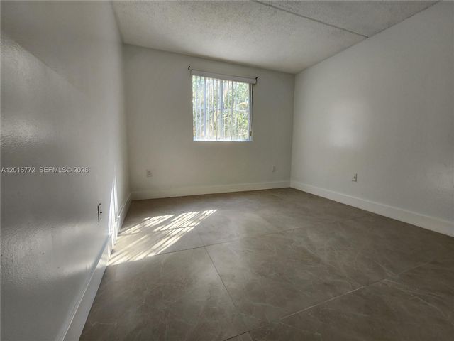 6065 NW 186th St 208, Hialeah, FL 33015