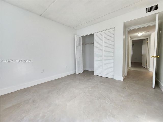 6065 NW 186th St 208, Hialeah, FL 33015