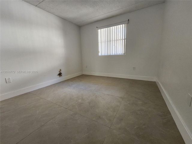 6065 NW 186th St 208, Hialeah, FL 33015