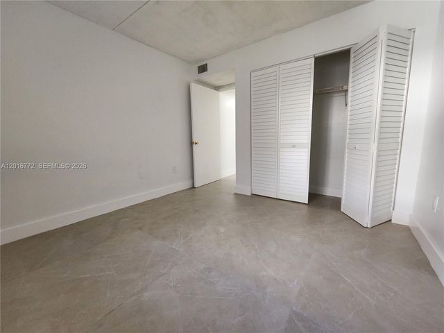 6065 NW 186th St 208, Hialeah, FL 33015