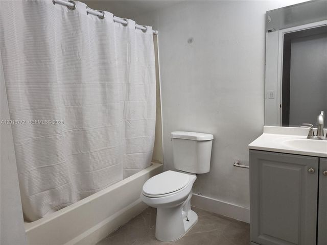 6065 NW 186th St 208, Hialeah, FL 33015