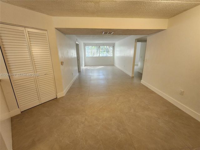 6065 NW 186th St 208, Hialeah, FL 33015