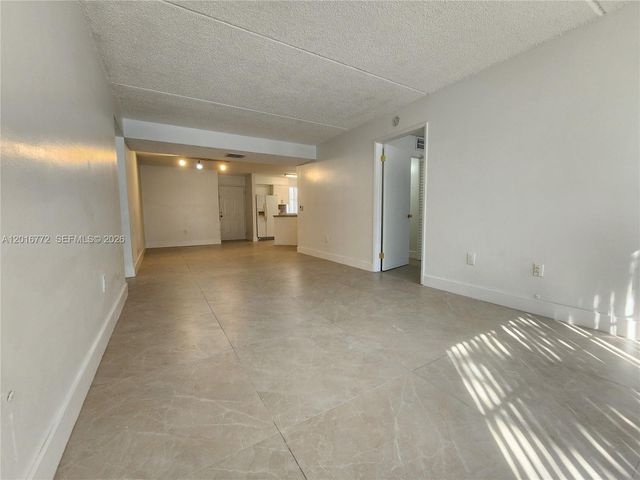 6065 NW 186th St 208, Hialeah, FL 33015