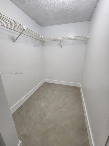 6065 NW 186th St 208, Hialeah, FL 33015