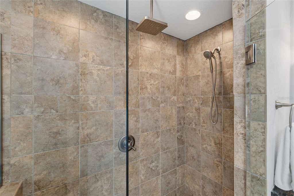 Image 12 of property listing at 6349 PARSON BROWN DRIVE, Orlando, FL 32819