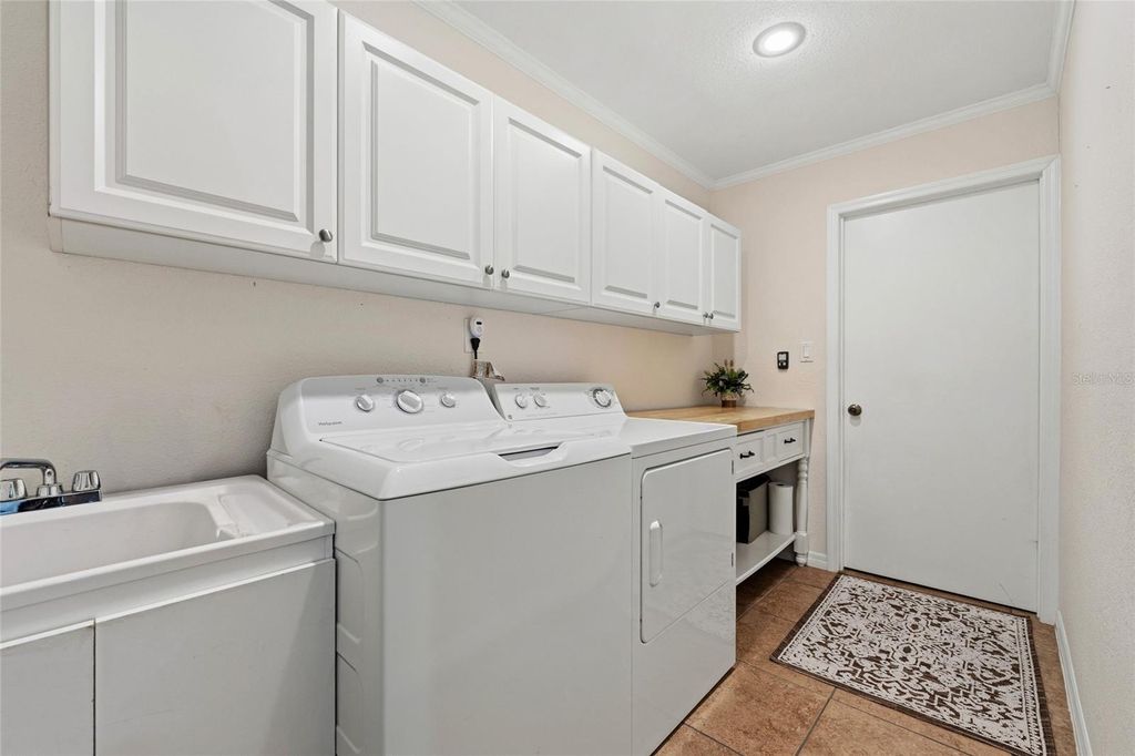 Image 19 of property listing at 6349 PARSON BROWN DRIVE, Orlando, FL 32819