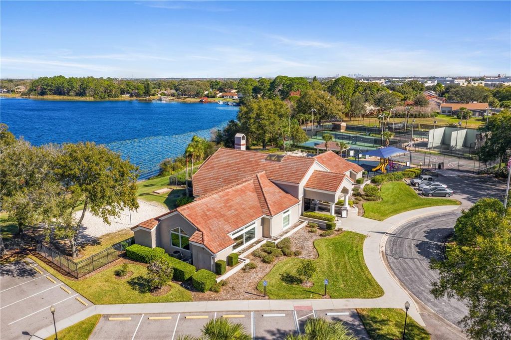 Image 27 of property listing at 6349 PARSON BROWN DRIVE, Orlando, FL 32819