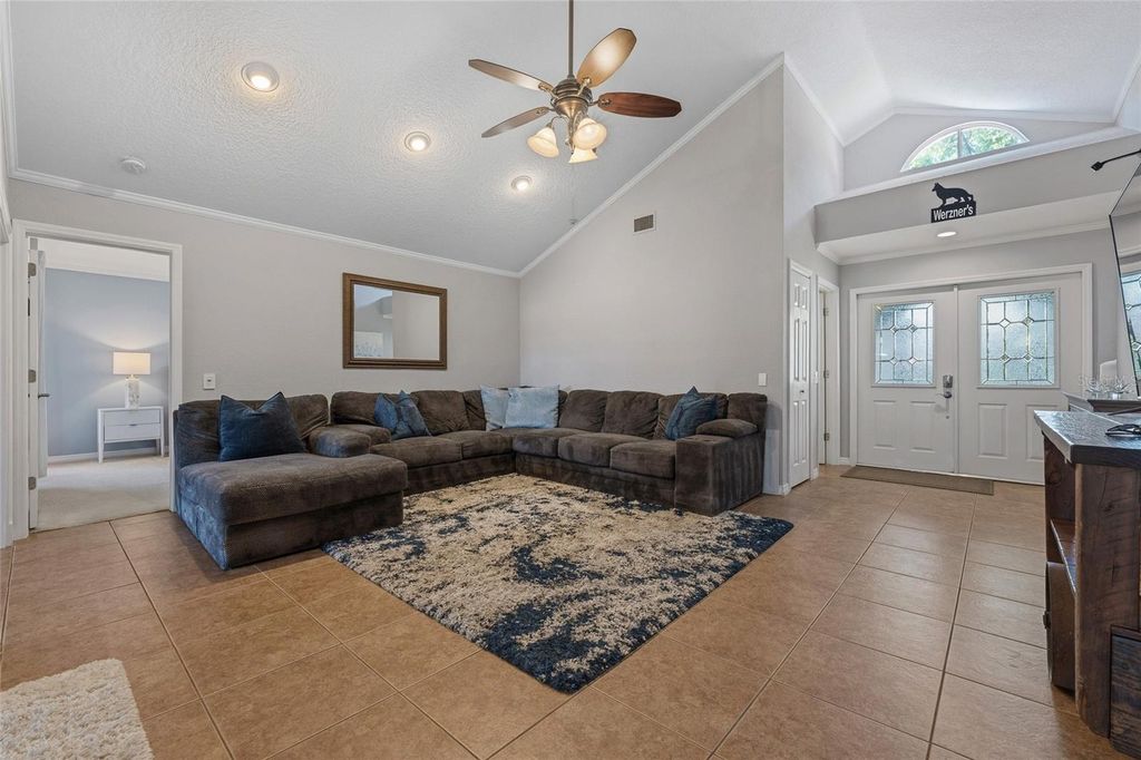 Image 4 of property listing at 6349 PARSON BROWN DRIVE, Orlando, FL 32819