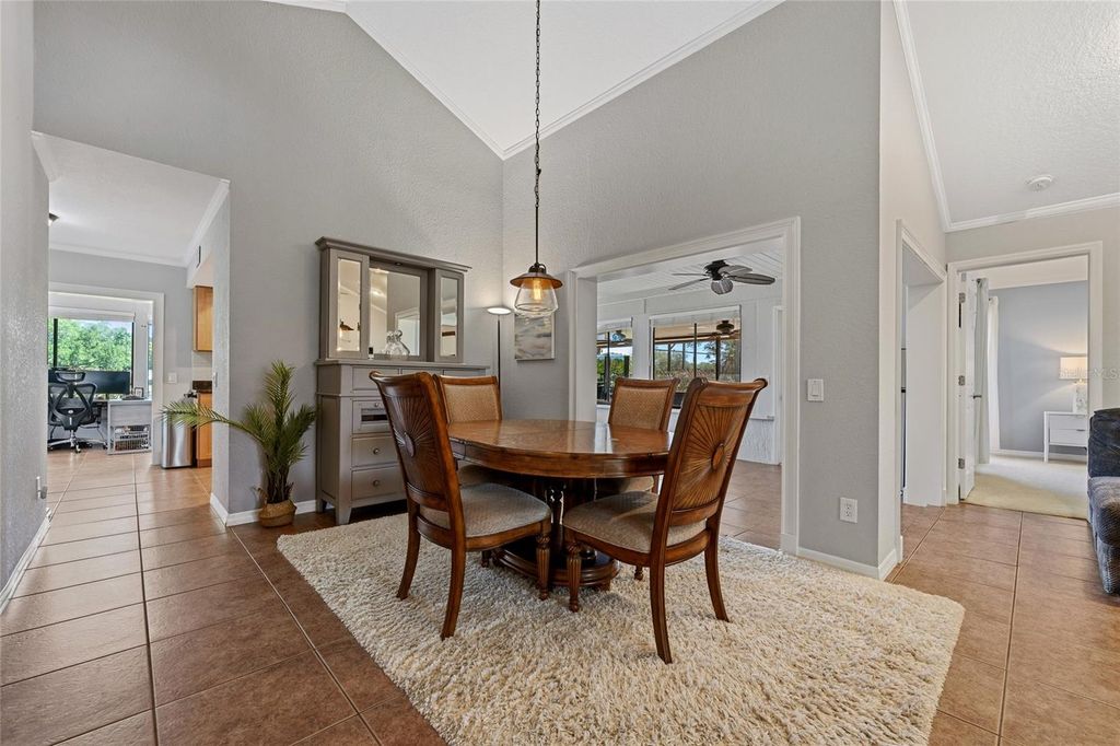 Image 5 of property listing at 6349 PARSON BROWN DRIVE, Orlando, FL 32819
