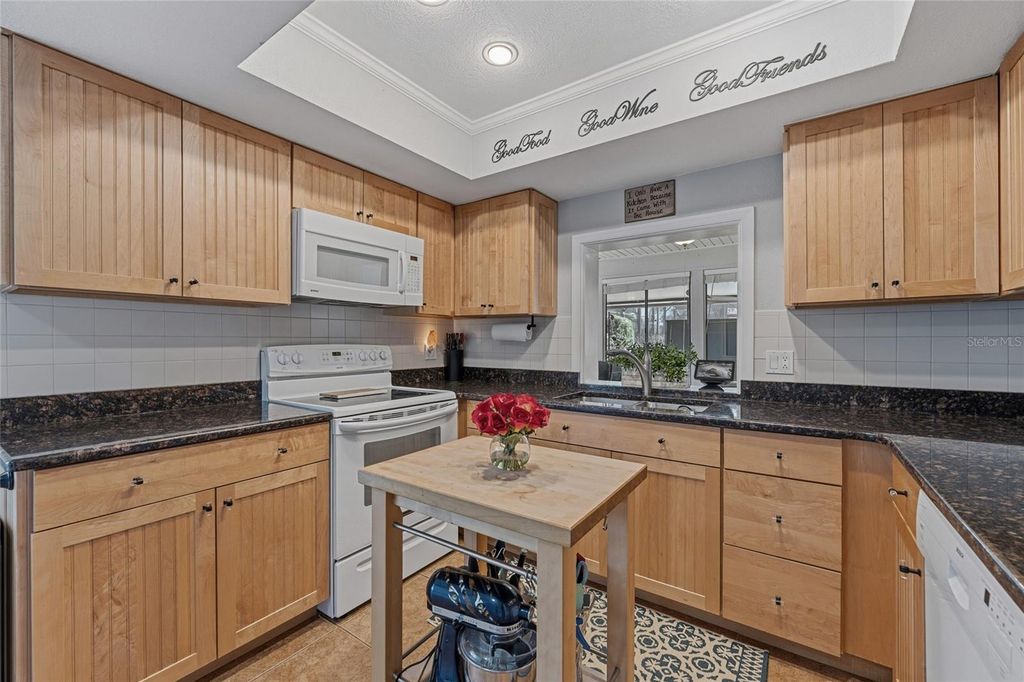 Image 8 of property listing at 6349 PARSON BROWN DRIVE, Orlando, FL 32819