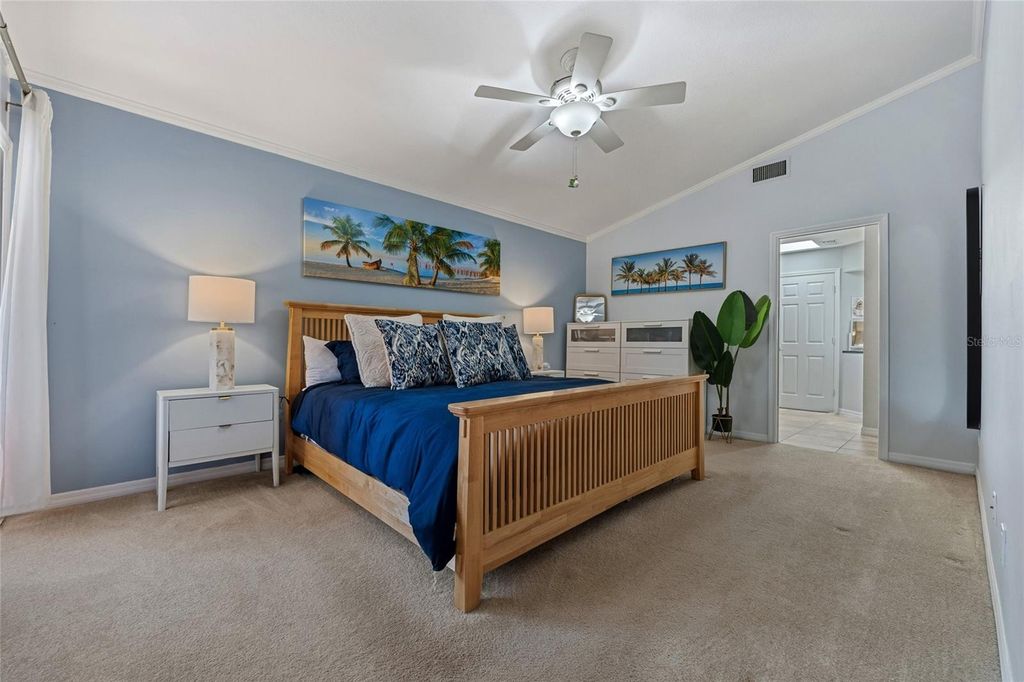 Image 9 of property listing at 6349 PARSON BROWN DRIVE, Orlando, FL 32819