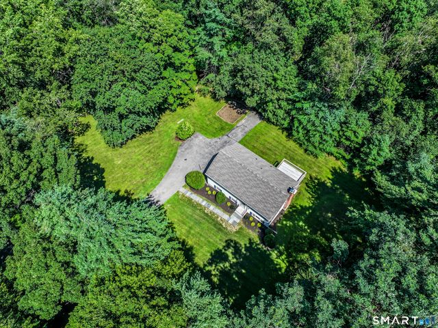 4 Beaver Bog Road, New Fairfield, CT 06812